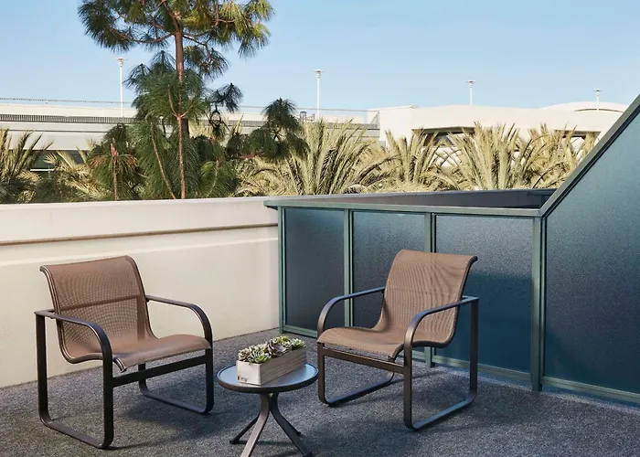 California Resorts and Hotels with Waterparks